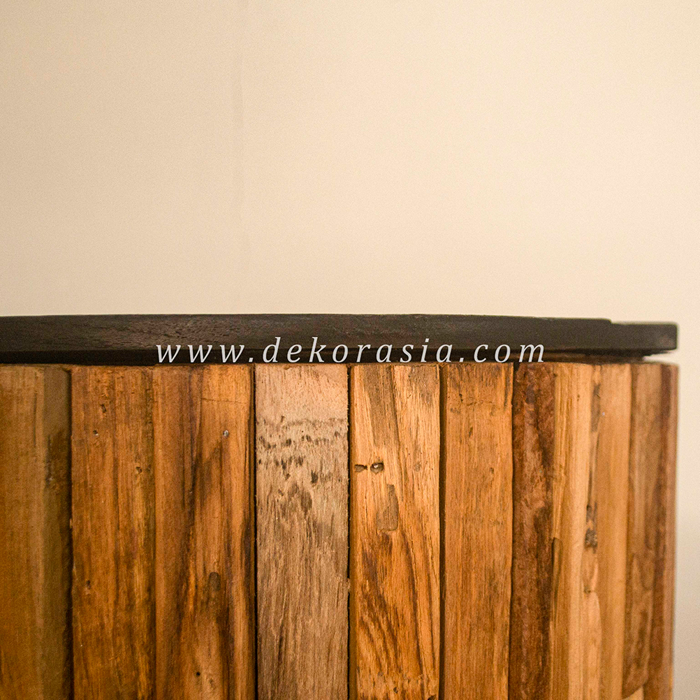 Round Porous Wooden Stool