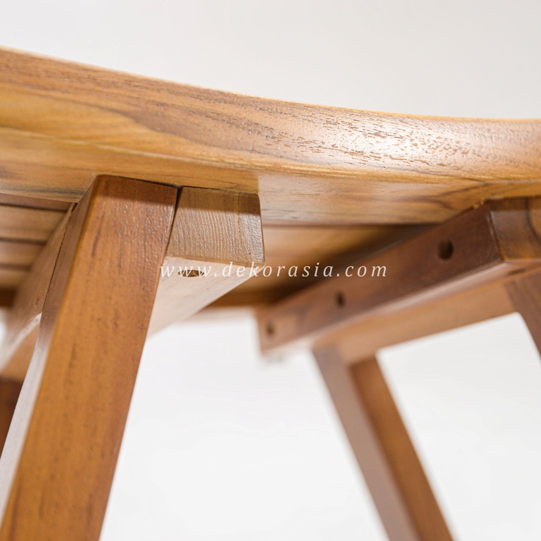 Curved Recta Stool