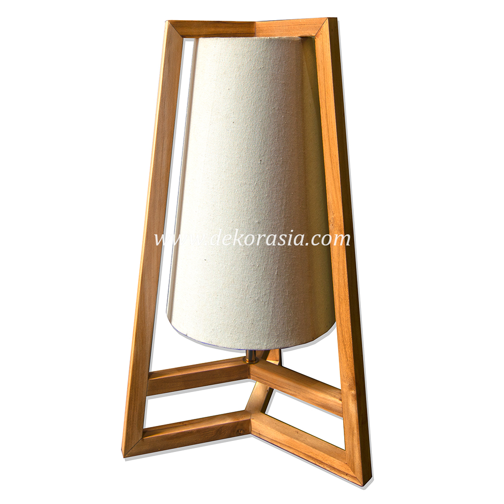 Tripod Table Lamp